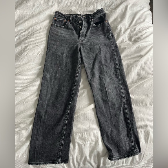 🌊 Levi jeans! - Picture 1 of 5